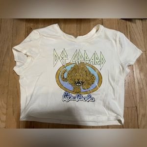 Def Lepard cropped band tee